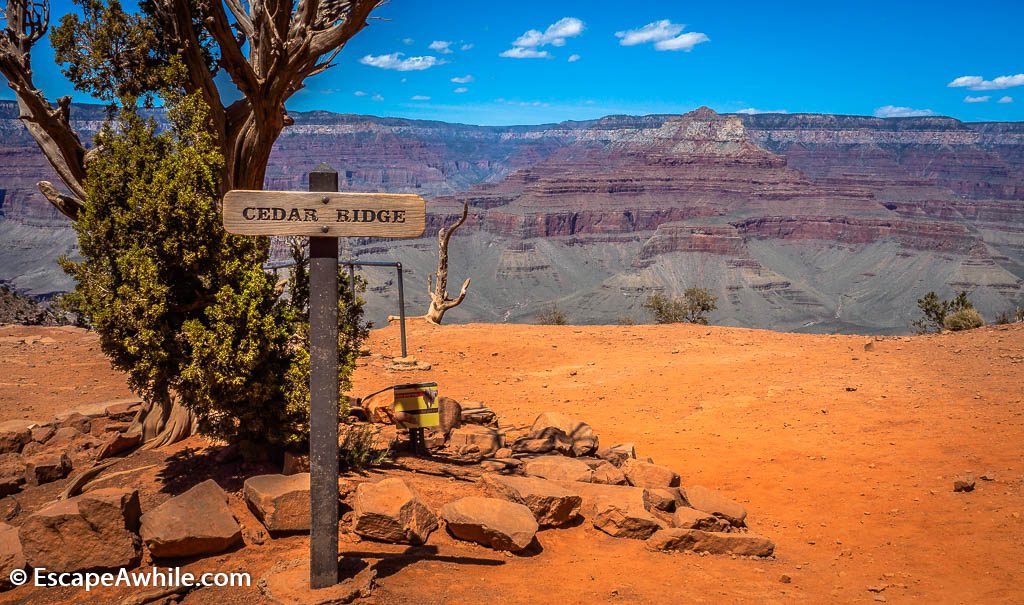 Cedar Ridge plateau, second popular turn around point. South Kaibab Trail, South Rim, Grand Canyon, Arizona, USA