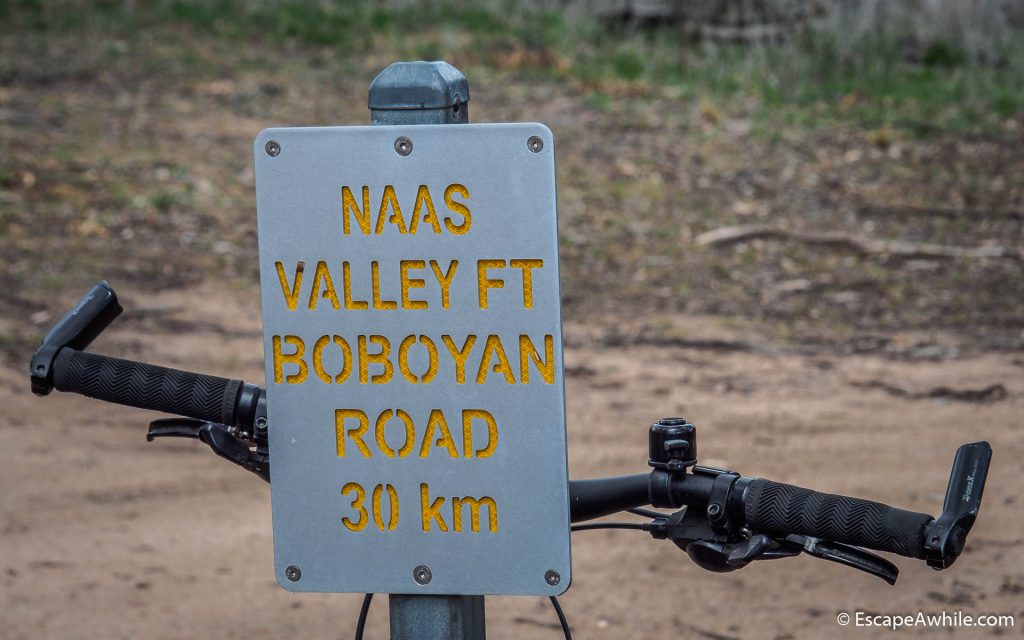 Distance marker at the begining of the Nasas Valley Firetrail